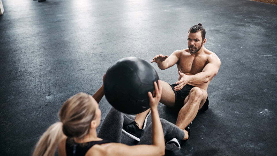 Jak zaplanować rozgrzewkę przed treningiem siłowym?